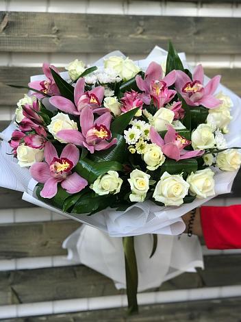 Букет цветов из: Розы и Хризантемы в Гостагаевской